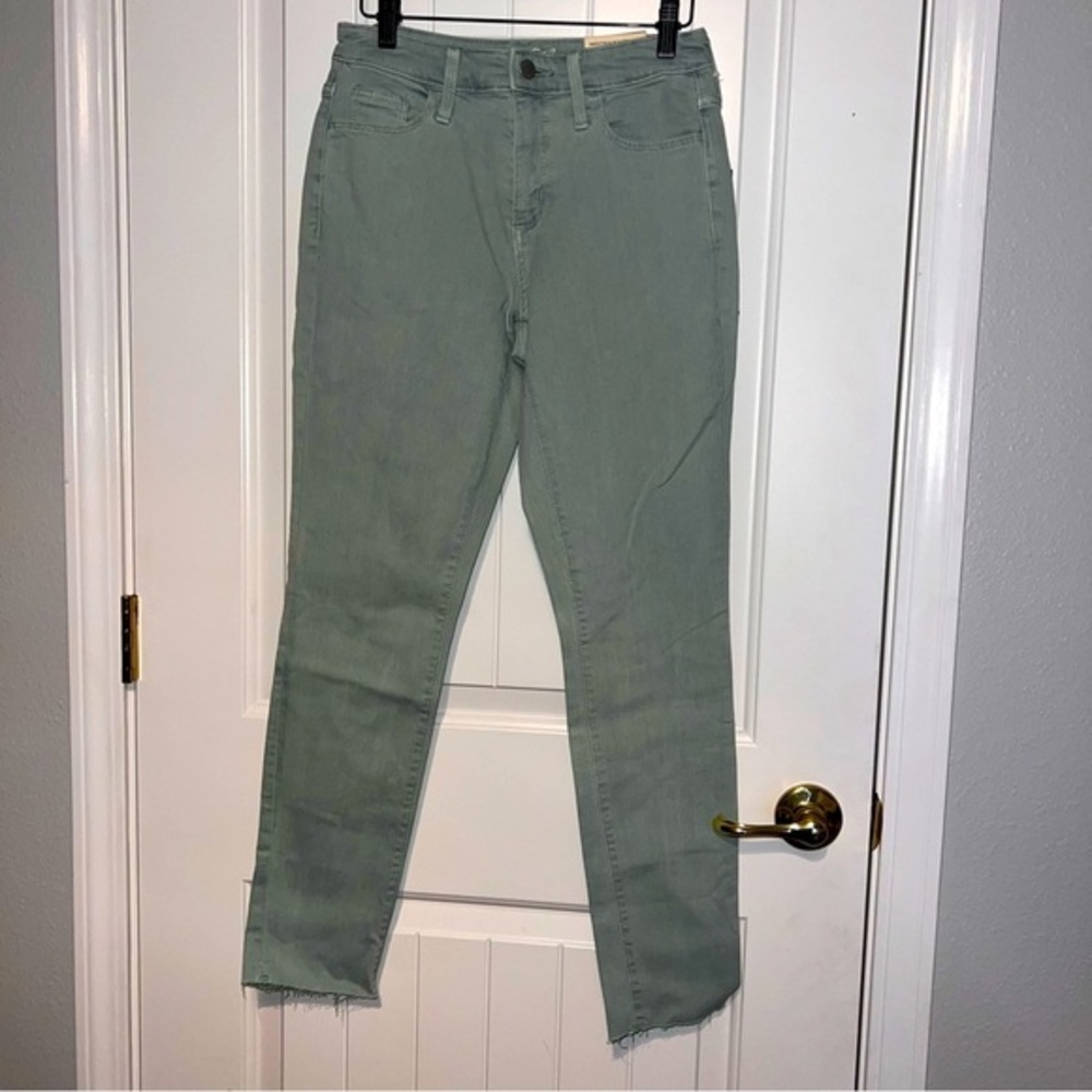 NWT Universal Thread High Rise Skinny Size 25
